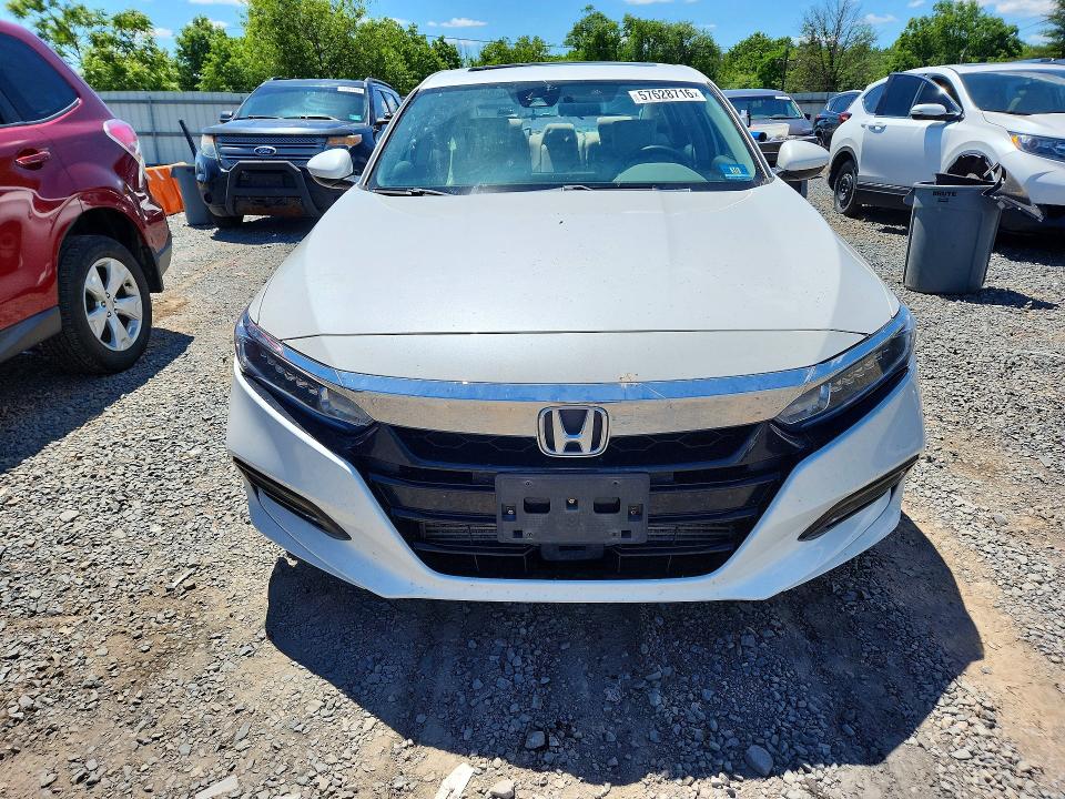 57628716 :رقم المزاد ، 1HGCV1F41JA213924 vin ، 2018 Honda Accord مزاد بيع