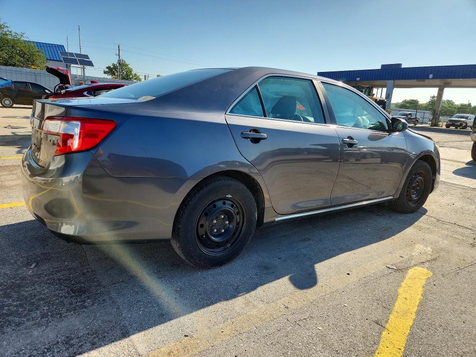 56808866 :رقم المزاد ، 4T1BF1FK3EU359117 vin ، 2014 Toyota Camry مزاد بيع