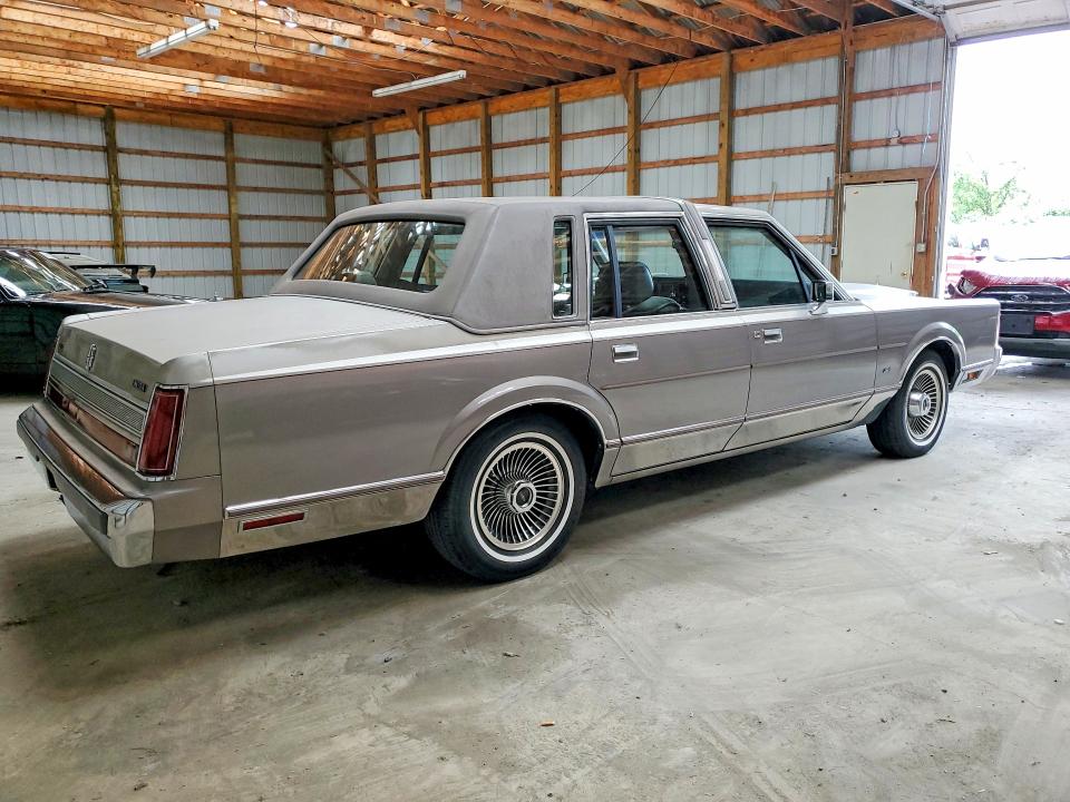 1989 Lincoln Town Car მანქანა იყიდება აუქციონზე, vin: 1LNBM83F7KY627418, აუქციონის ნომერი: 58334436