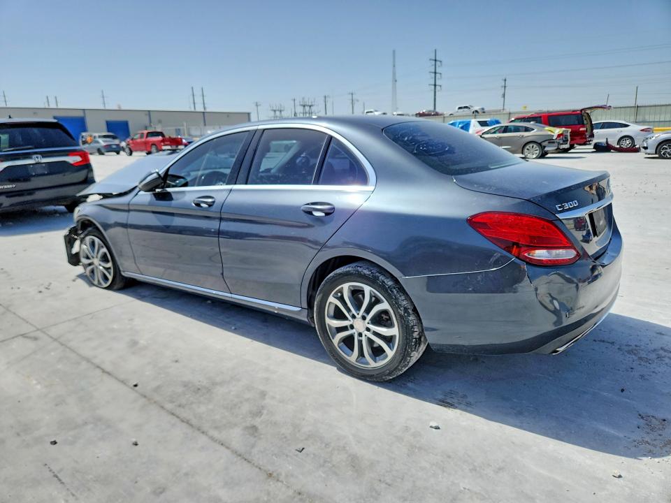 2015 Mercedes-benz C მანქანა იყიდება აუქციონზე, vin: 55SWF4KB4FU020713, აუქციონის ნომერი: 85986415
