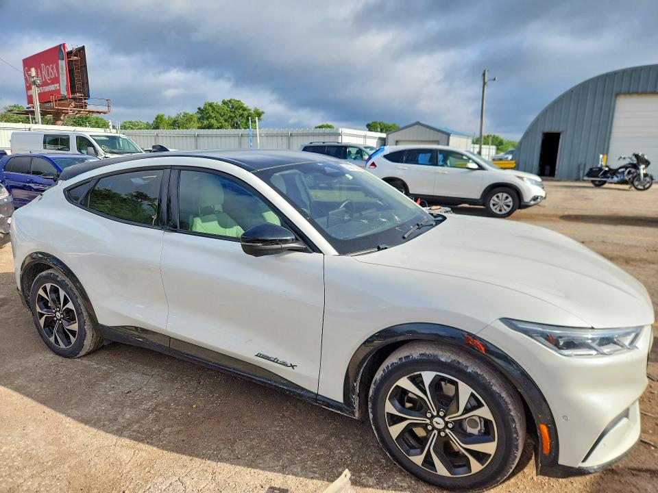 Продажа на аукционе авто 2023 Ford Mustang Mach-e, vin: 3FMTK3SUXPMA56863, номер лота: 55227166