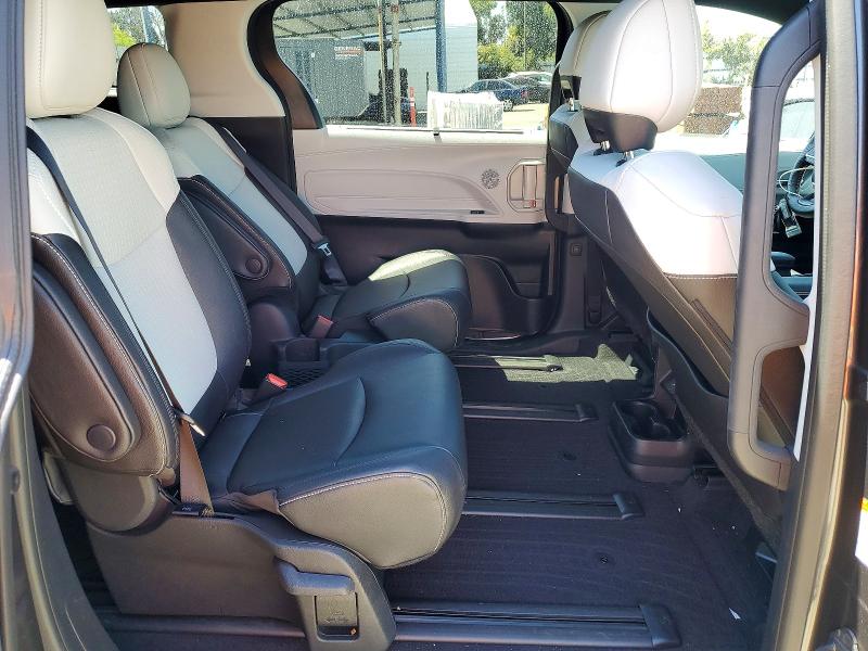 57594026 :رقم المزاد ، 5TDDSKFC0SS178872 vin ، 2025 Toyota Sienna مزاد بيع