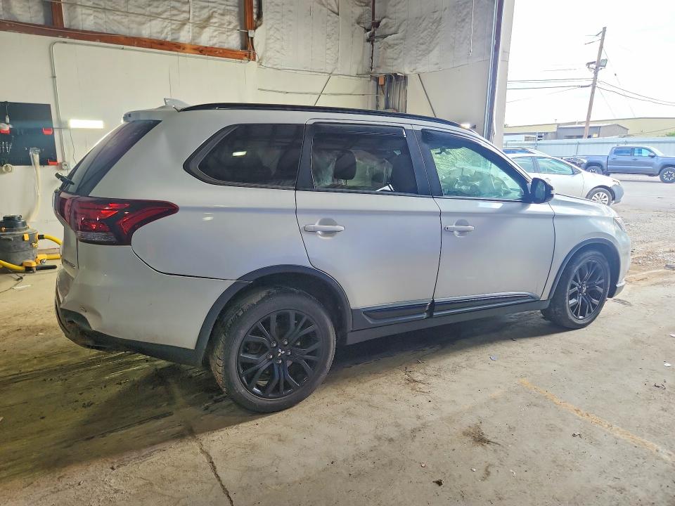 Продаж на аукціоні авто 2018 Mitsubishi Outlander, vin: JA4AD3A33JZ033598, номер лоту: 55957406
