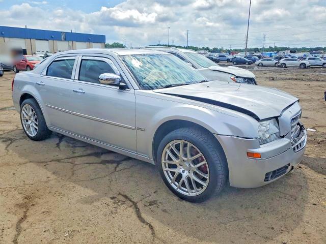 58548296 :رقم المزاد ، 2C3CK5CV5AH133284 vin ، 2010 Chrysler 300 مزاد بيع