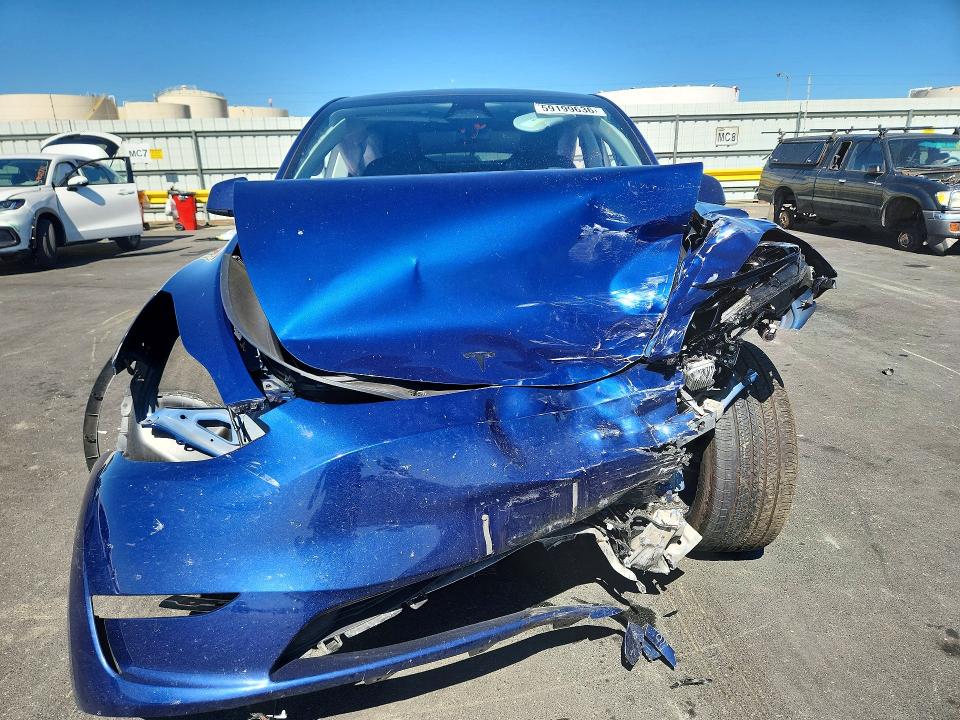2024 Tesla Model Y მანქანა იყიდება აუქციონზე, vin: 7SAYGDED1RF212151, აუქციონის ნომერი: 59199636