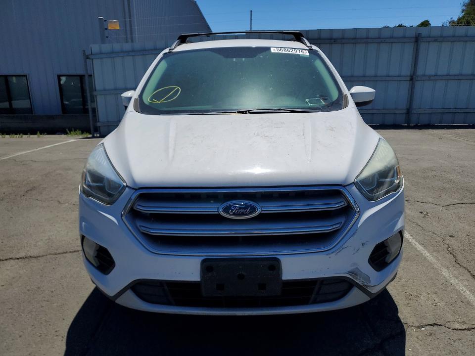2017 Ford Escape მანქანა იყიდება აუქციონზე, vin: 1FMCU9GD6HUB45915, აუქციონის ნომერი: 56862976