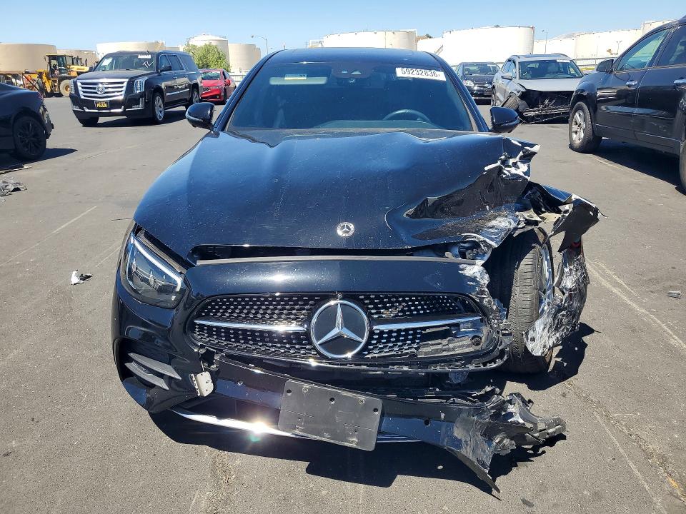 59232836 :رقم المزاد ، W1KZF8DB7NB052422 vin ، 2022 Mercedes-benz E مزاد بيع