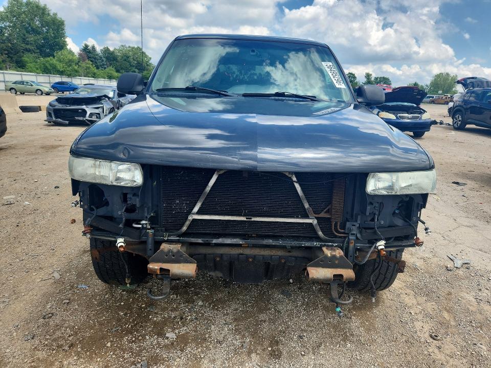 2003 Chevrolet Suburban მანქანა იყიდება აუქციონზე, vin: 3GNFK16Z93G342344, აუქციონის ნომერი: 56495296