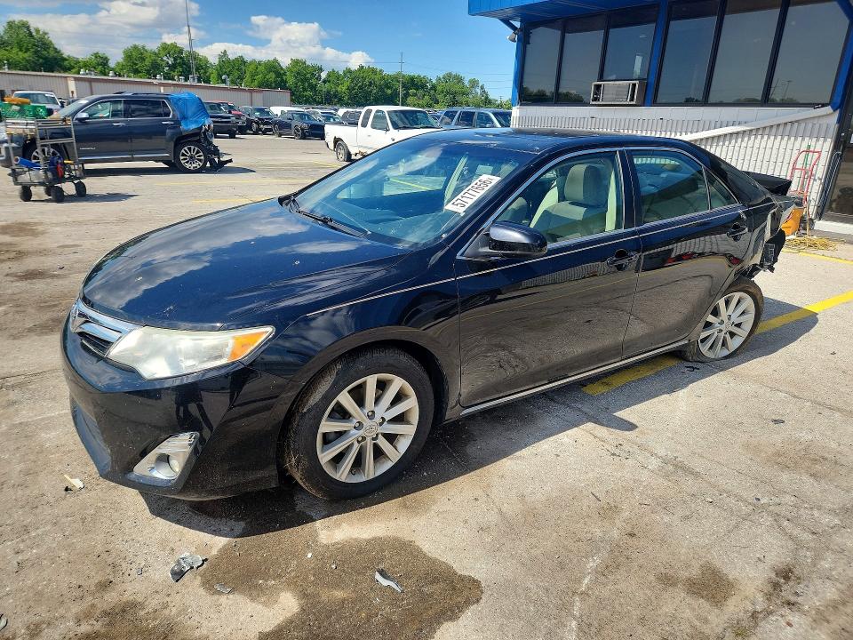 57177656 :رقم المزاد ، 4T4BF1FK4ER409724 vin ، 2014 Toyota Camry مزاد بيع