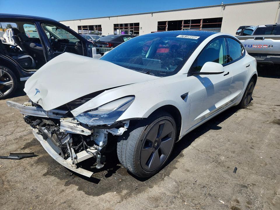 57519666 :رقم المزاد ، 5YJ3E1EA0NF166369 vin ، 2022 Tesla Model 3 مزاد بيع