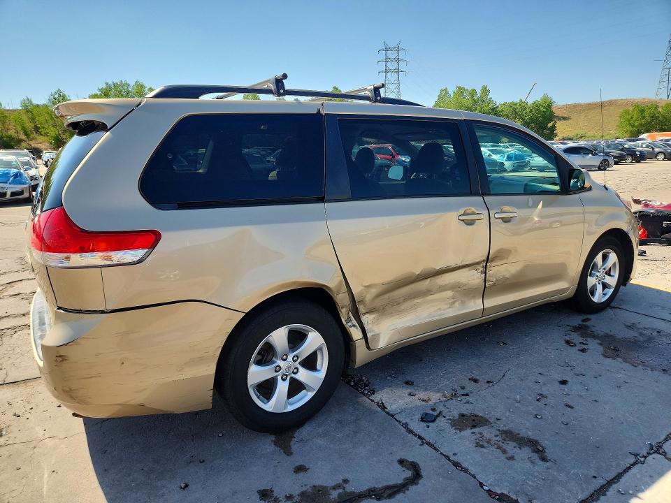 Продажа на аукционе авто 2013 Toyota Sienna, vin: 5TDKK3DC9DS345281, номер лота: 59128686