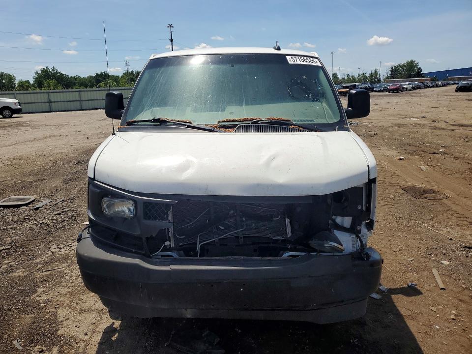 57156536 :رقم المزاد ، 1GCWGBFG7H1128604 vin ، 2017 Chevrolet Express G2500 مزاد بيع