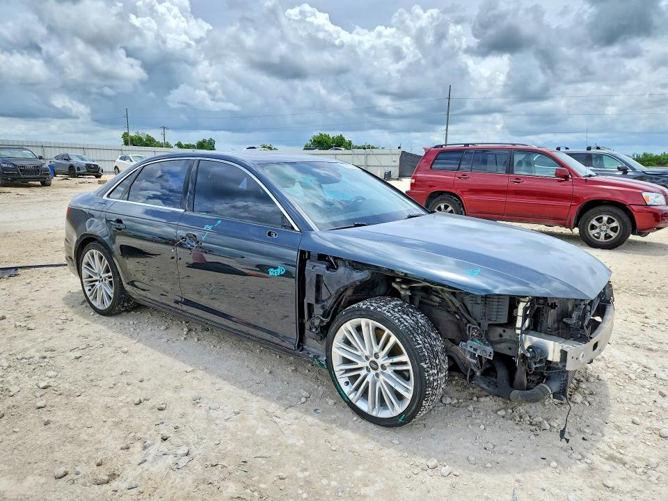 56175356 :رقم المزاد ، WAUFNAF4XHN000689 vin ، 2017 Audi A4 مزاد بيع