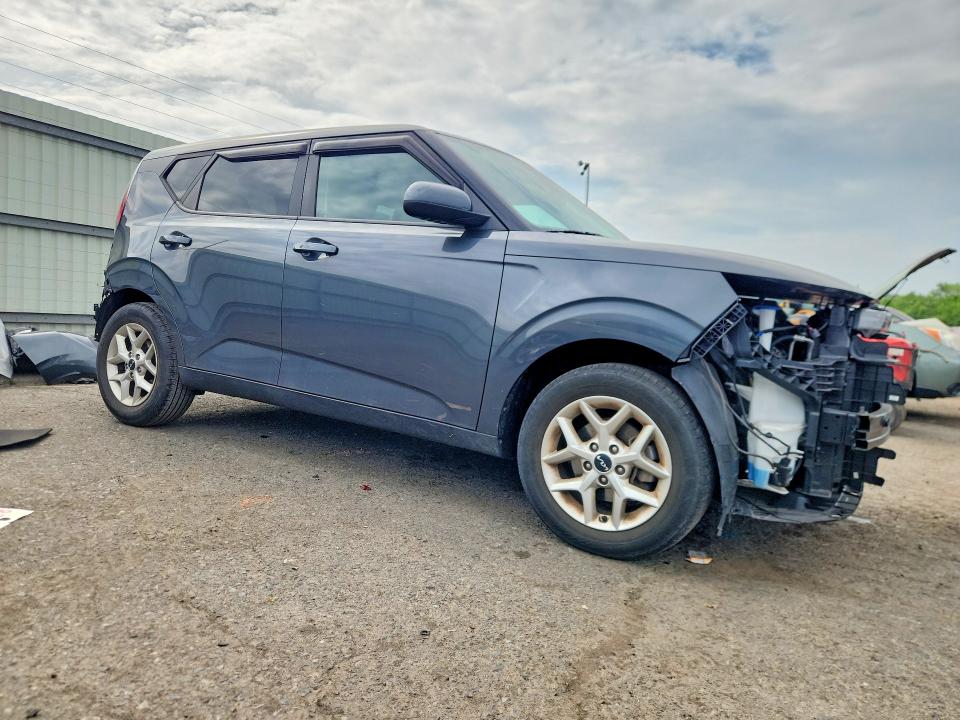 2023 Kia Soul მანქანა იყიდება აუქციონზე, vin: KNDJ23AU5P7879627, აუქციონის ნომერი: 56435646
