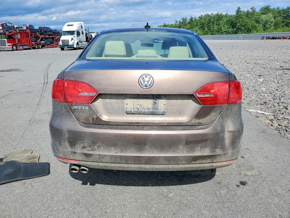 2014 Volkswagen Jetta მანქანა იყიდება აუქციონზე, vin: 3VWB17AJ9EM357765, აუქციონის ნომერი: 57867716