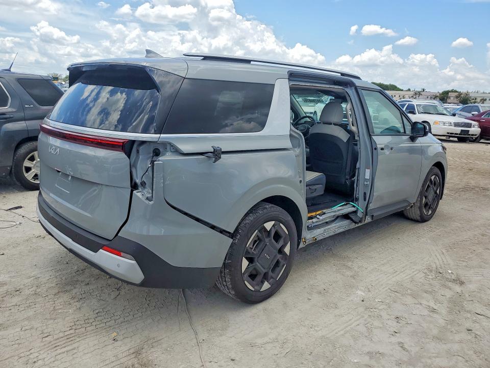 Продаж на аукціоні авто 2025 Kia Carnival, vin: KNDNC5K39S6536592, номер лоту: 56780876