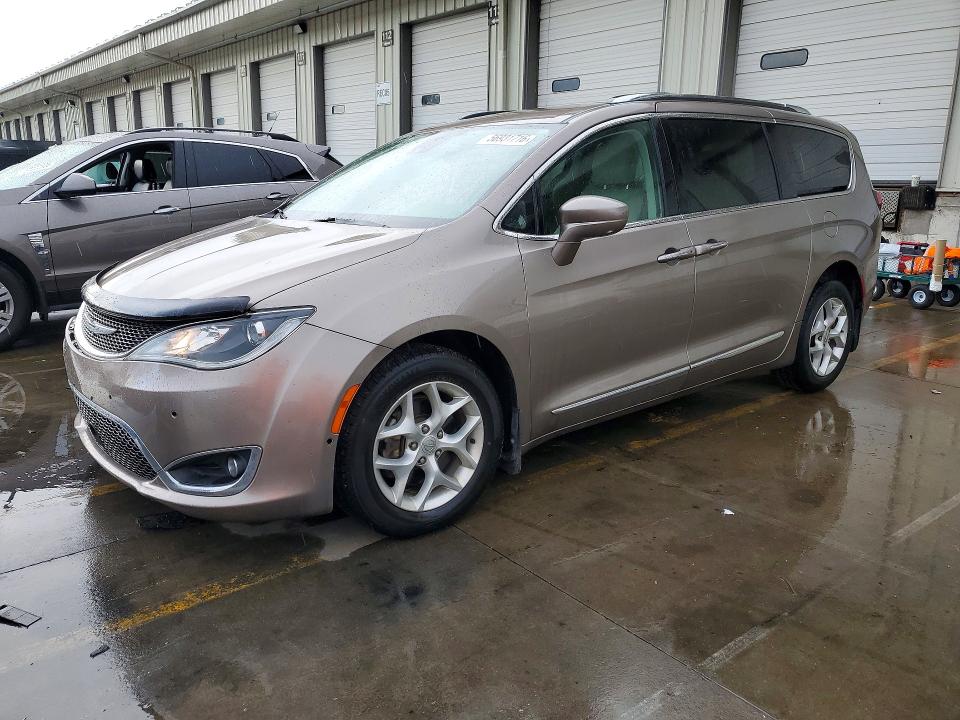 56931716 :رقم المزاد ، 2C4RC1EG7HR768926 vin ، 2017 Chrysler Pacifica مزاد بيع