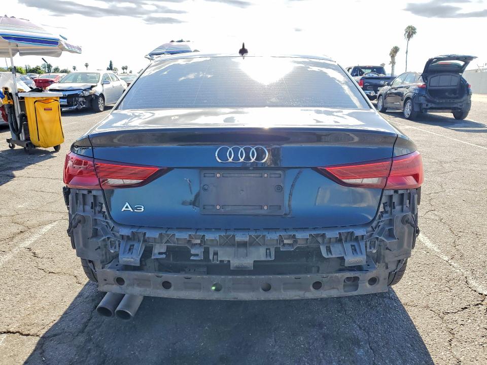 2017 Audi A3 მანქანა იყიდება აუქციონზე, vin: WAUAUGFF1H1077556, აუქციონის ნომერი: 55642276