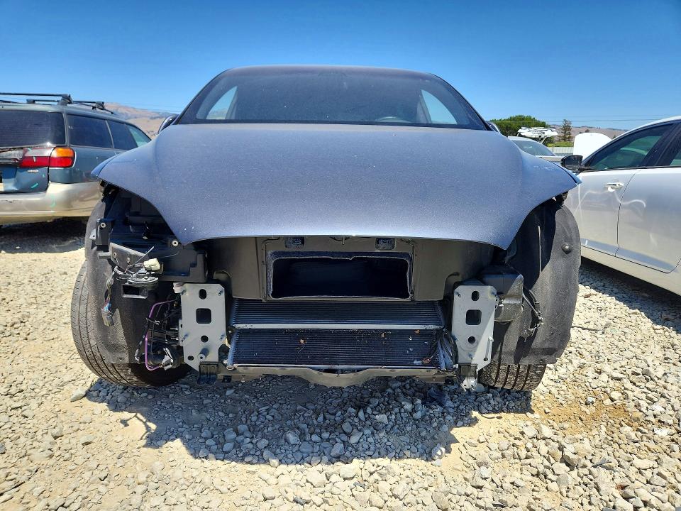 58939126 :رقم المزاد ، 5YJXCBE22JF091383 vin ، 2018 Tesla Model X مزاد بيع