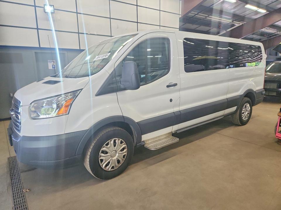 56410096 :رقم المزاد ، 1FBZX2YG4FKA83515 vin ، 2015 Ford Transit مزاد بيع