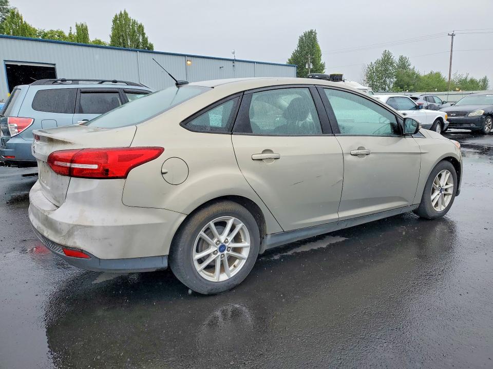 56654606 :رقم المزاد ، 1FADP3F27FL282917 vin ، 2015 Ford Focus مزاد بيع