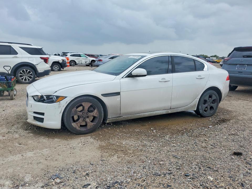 57699186 :رقم المزاد ، SAJAR4BGXHA973647 vin ، 2017 Jaguar Xe مزاد بيع