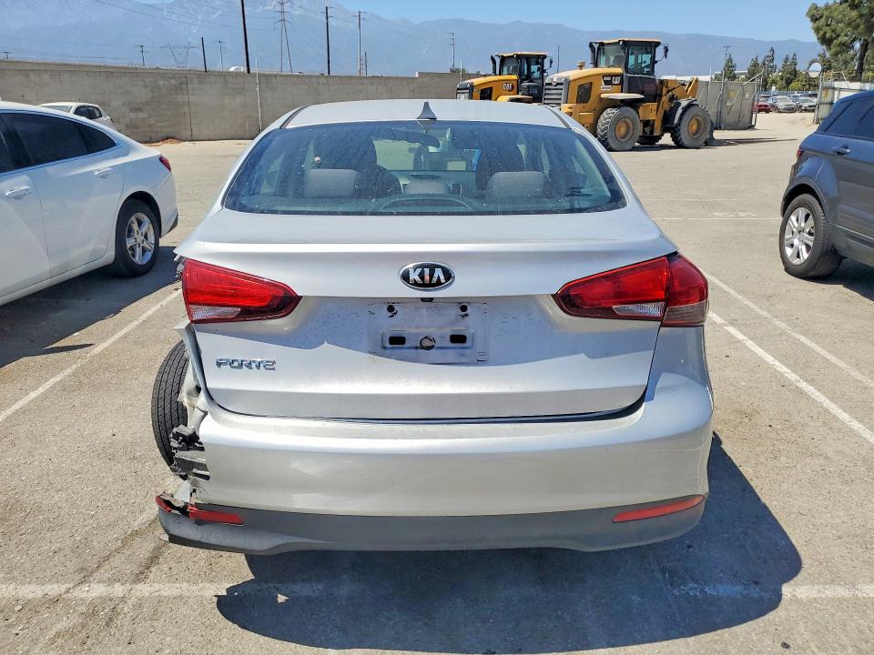 57024486 :رقم المزاد ، 3KPFL4A73HE116915 vin ، 2017 Kia Forte مزاد بيع