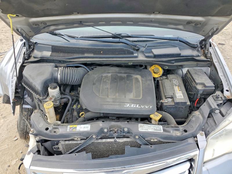 2015 Chrysler Town & Country მანქანა იყიდება აუქციონზე, vin: 2C4RC1BG6FR534536, აუქციონის ნომერი: 58138246
