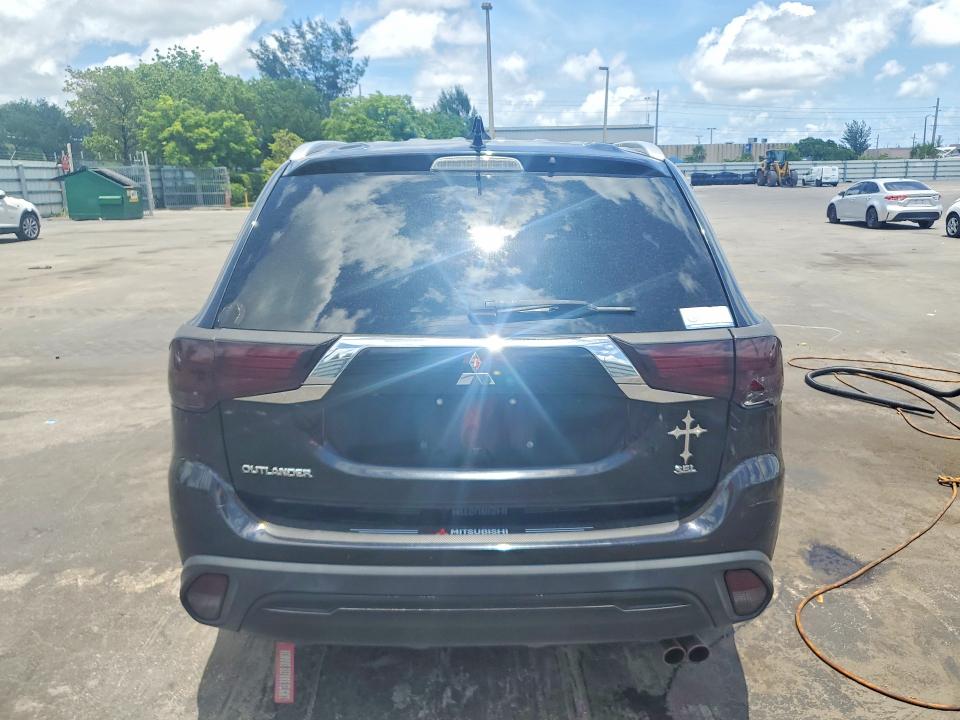 56566676 :رقم المزاد ، JA4AD3A39LZ004755 vin ، 2020 Mitsubishi Outlander مزاد بيع