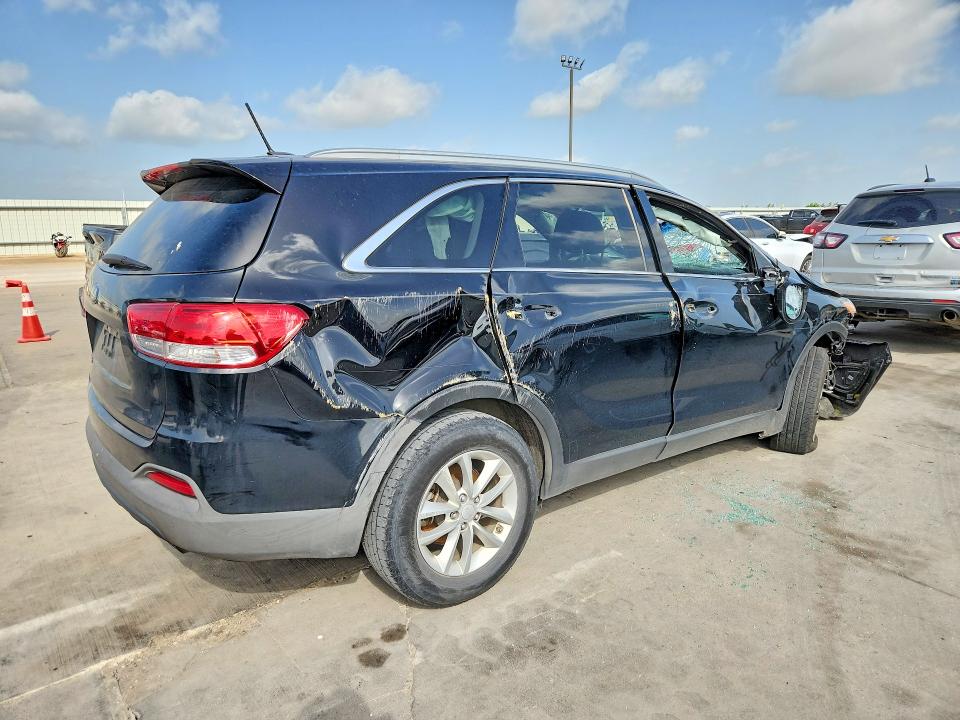 58840476 :رقم المزاد ، 5XYPG4A3XHG220617 vin ، 2017 Kia Sorento مزاد بيع