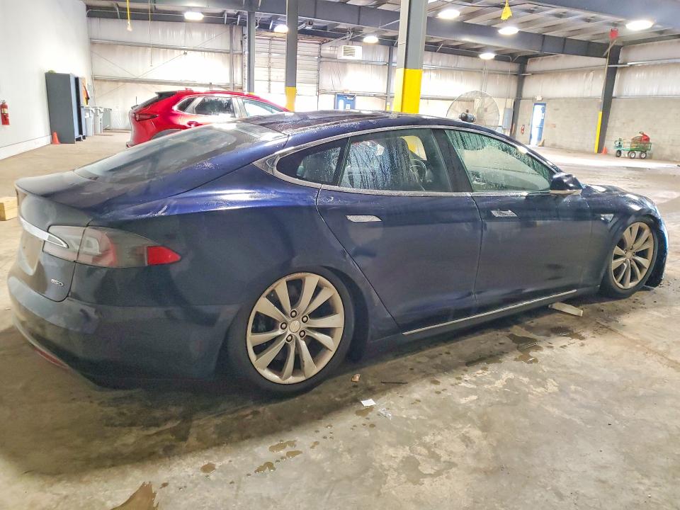 2015 Tesla Model S მანქანა იყიდება აუქციონზე, vin: 5YJSA1H26FFP74829, აუქციონის ნომერი: 56616566