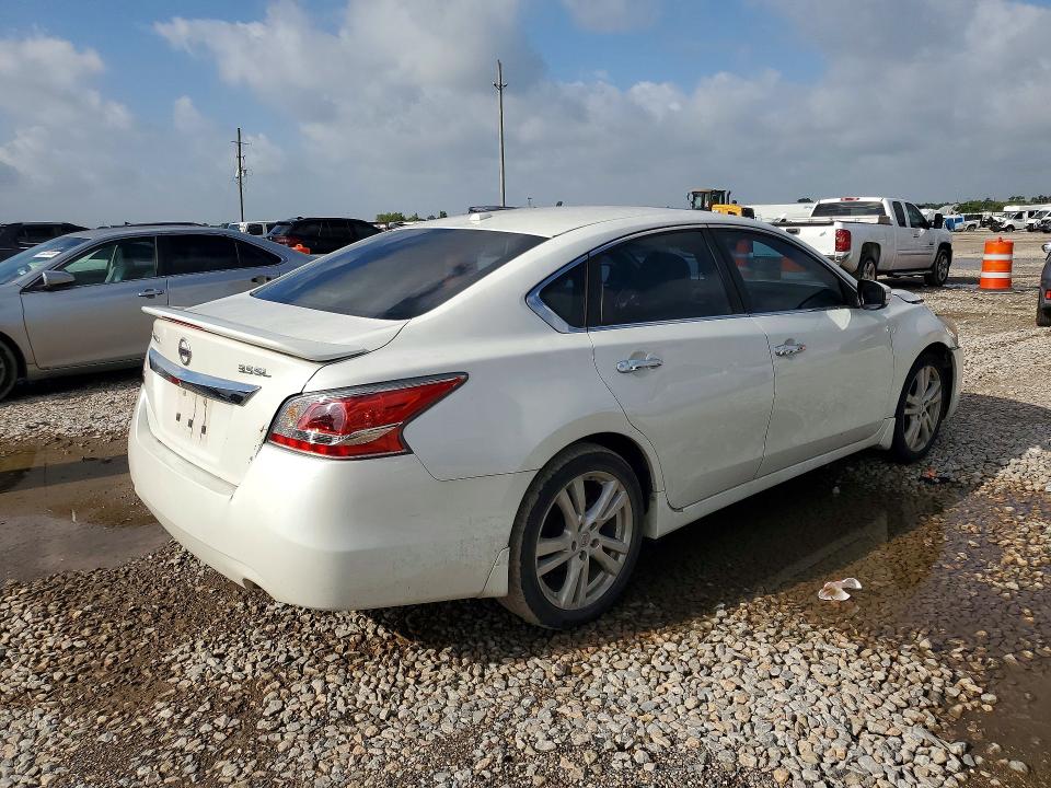 2013 Nissan Altima მანქანა იყიდება აუქციონზე, vin: 1N4BL3AP2DN541644, აუქციონის ნომერი: 58143996