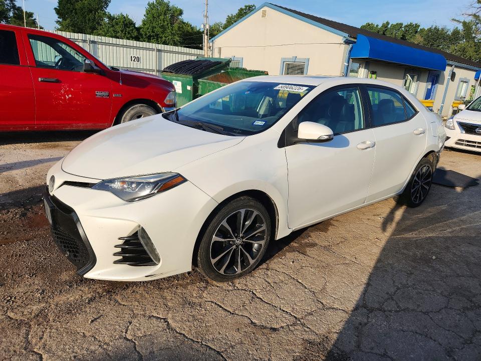 58906226 :رقم المزاد ، 5YFBURHEXJP821373 vin ، 2018 Toyota Corolla مزاد بيع