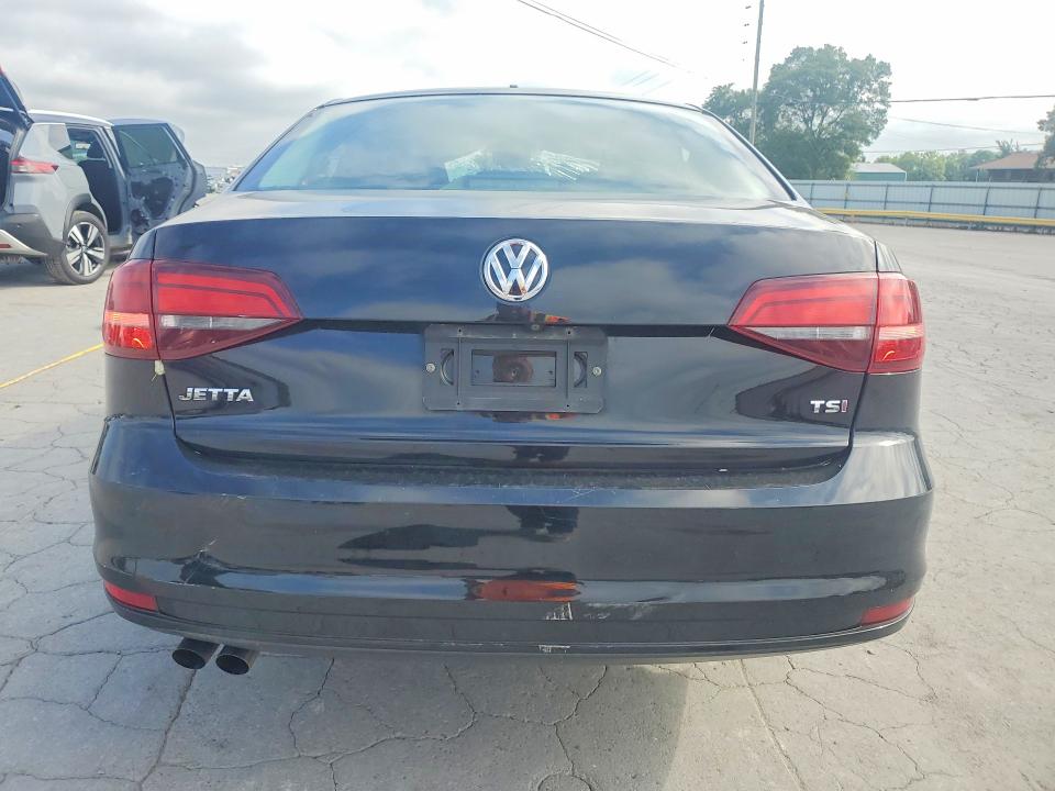 57204926 :رقم المزاد ، 3VW167AJ2HM368138 vin ، 2017 Volkswagen Jetta مزاد بيع