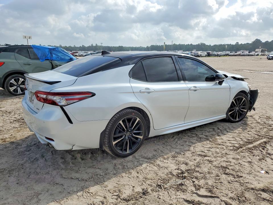 Продаж на аукціоні авто 2018 Toyota Camry, vin: 4T1BZ1HK4JU011647, номер лоту: 57860316