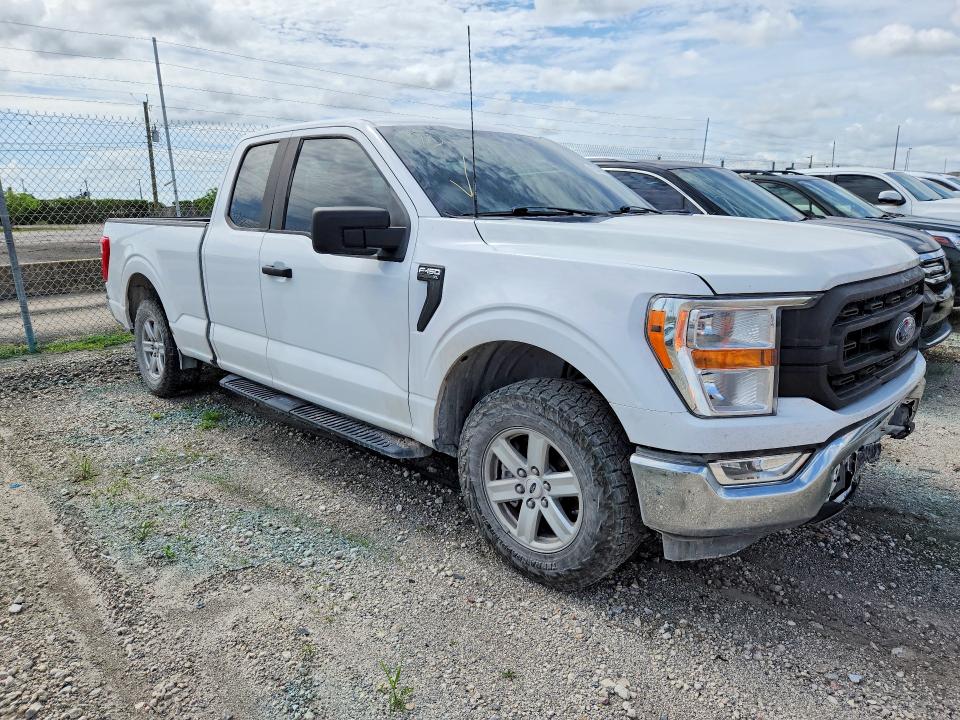 56455556 :رقم المزاد ، 1FTEX1CB9NKD64109 vin ، 2022 Ford F150 مزاد بيع