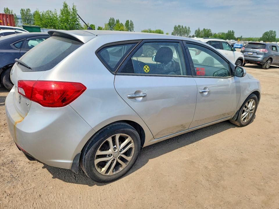 2011 Kia Forte მანქანა იყიდება აუქციონზე, vin: KNAFU5A24B5457960, აუქციონის ნომერი: 55949326
