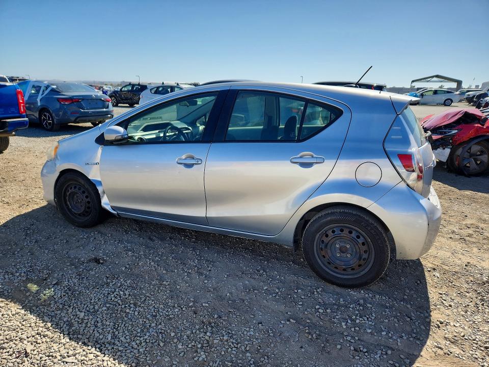 57065926 :رقم المزاد ، JTDKDTB33D1048131 vin ، 2013 Toyota Prius C مزاد بيع