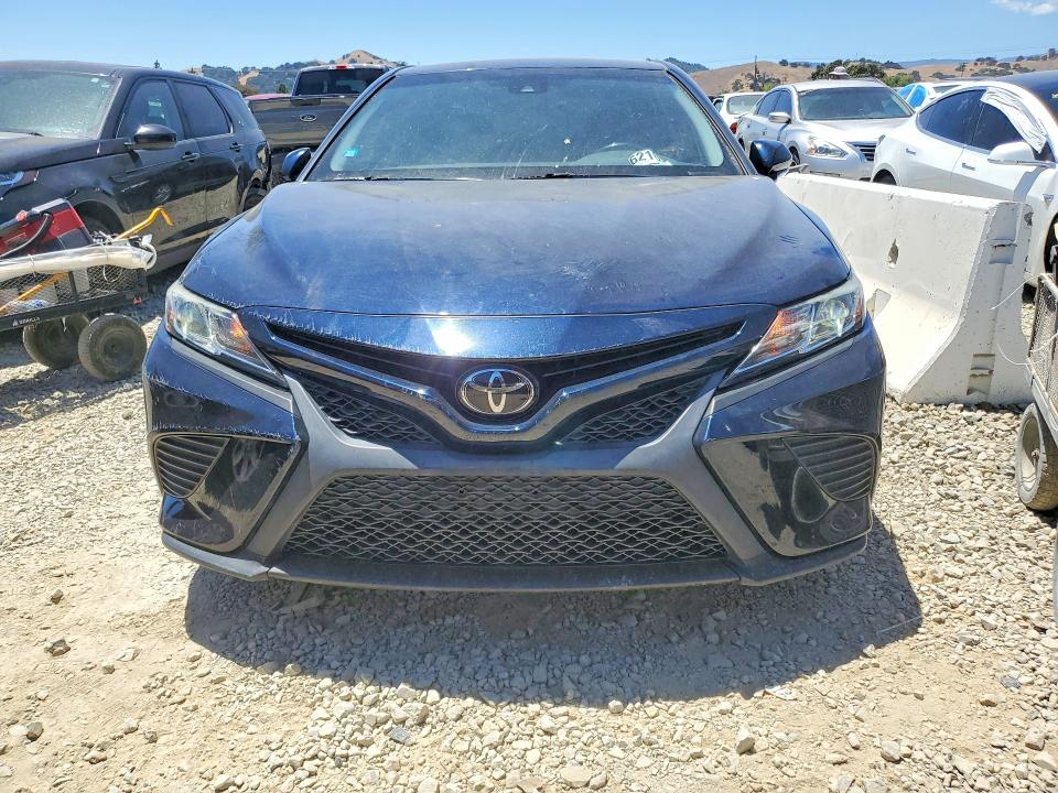59186216 :رقم المزاد ، 4T1B11HK5KU255185 vin ، 2019 Toyota Camry مزاد بيع
