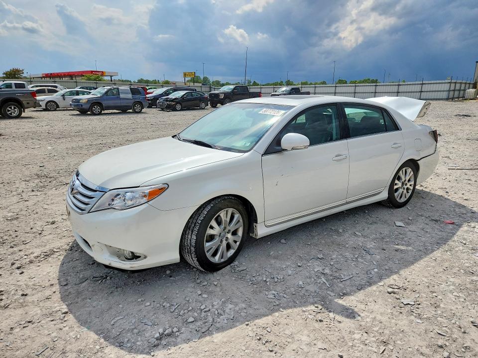 58772126 :رقم المزاد ، 4T1BK3DB3BU377218 vin ، 2011 Toyota Avalon مزاد بيع