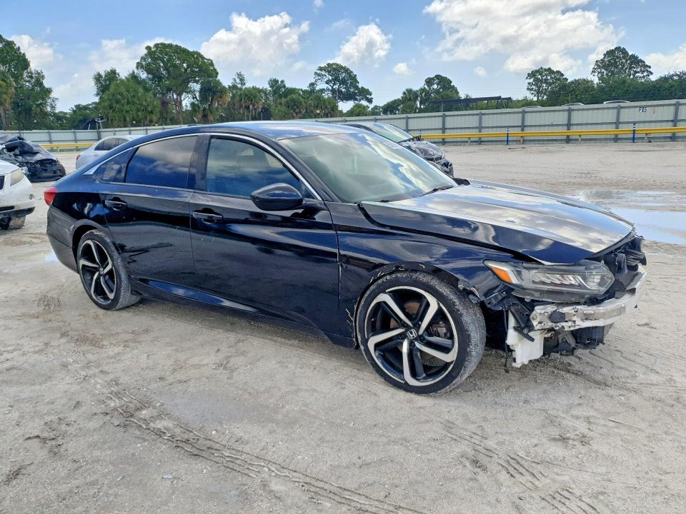 Auction sale of the 2019 Honda Accord, vin: 1HGCV1F33KA126261, lot number: 55929976