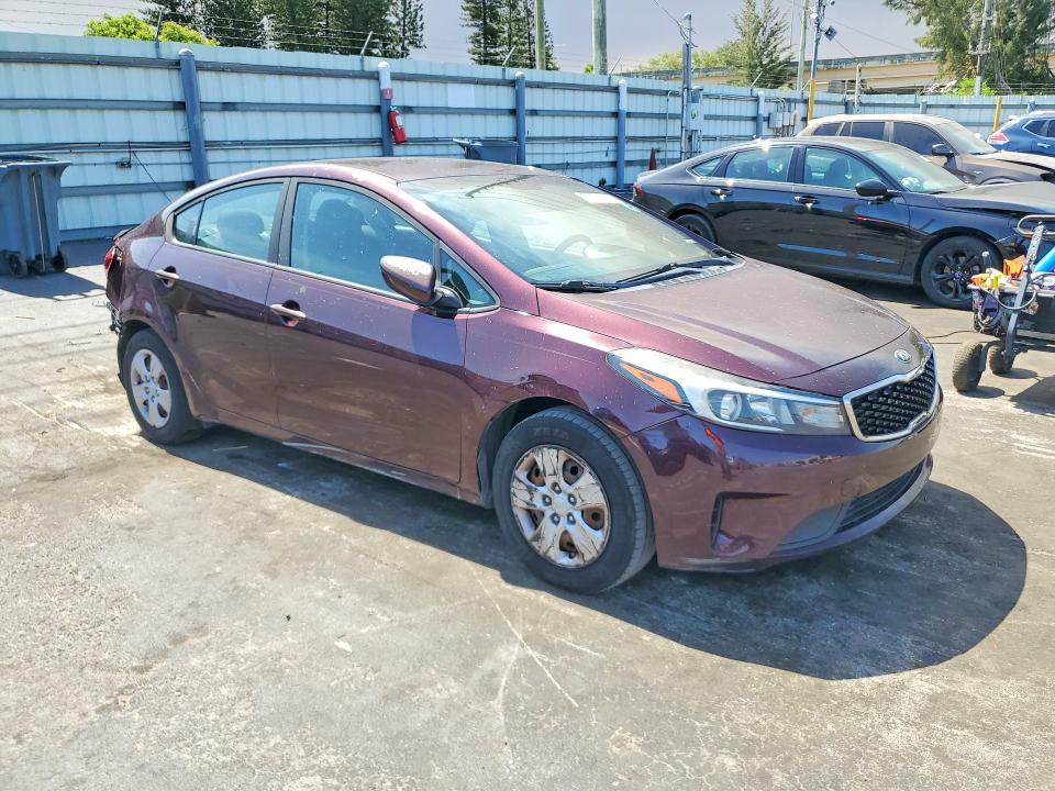 57034816 :رقم المزاد ، 3KPFK4A78JE167836 vin ، 2018 Kia Forte مزاد بيع