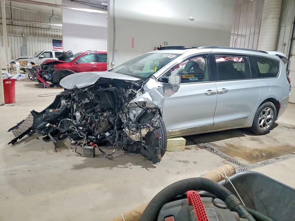 2022 Chrysler Pacifica მანქანა იყიდება აუქციონზე, vin: 2C4RC1GG7NR230624, აუქციონის ნომერი: 56856706