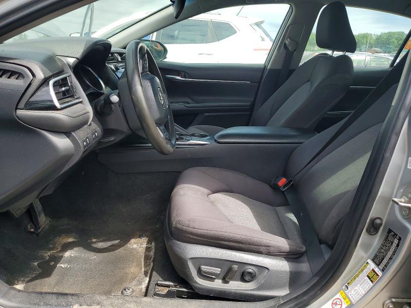 56506076 :رقم المزاد ، 4T1B11HK9JU110973 vin ، 2018 Toyota Camry مزاد بيع