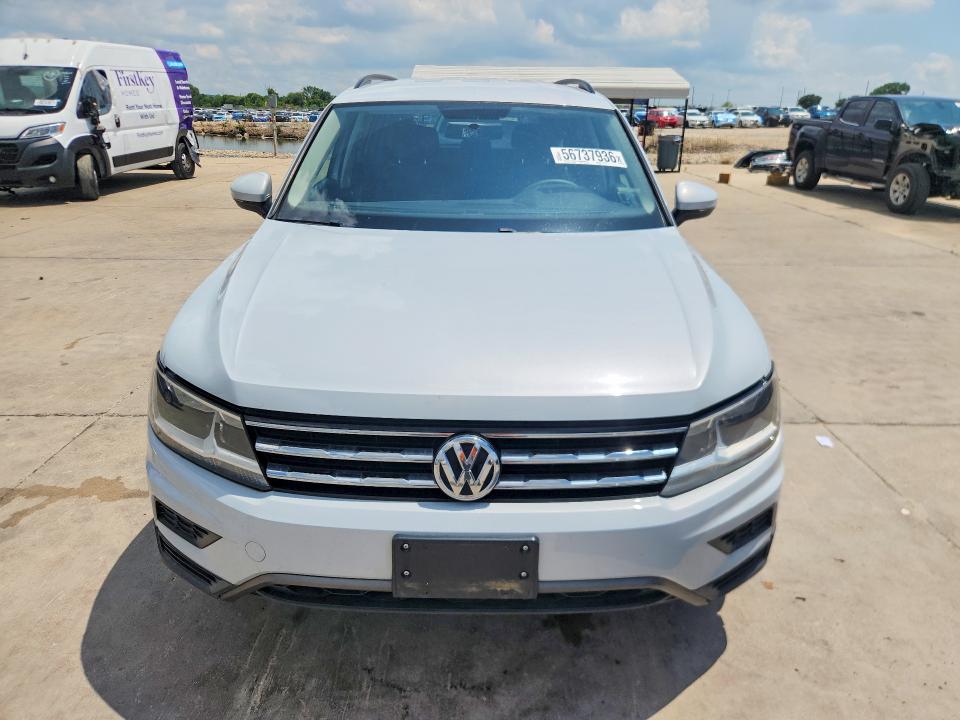 56737936 :رقم المزاد ، 3VV1B7AXXJM068423 vin ، 2018 Volkswagen Tiguan مزاد بيع