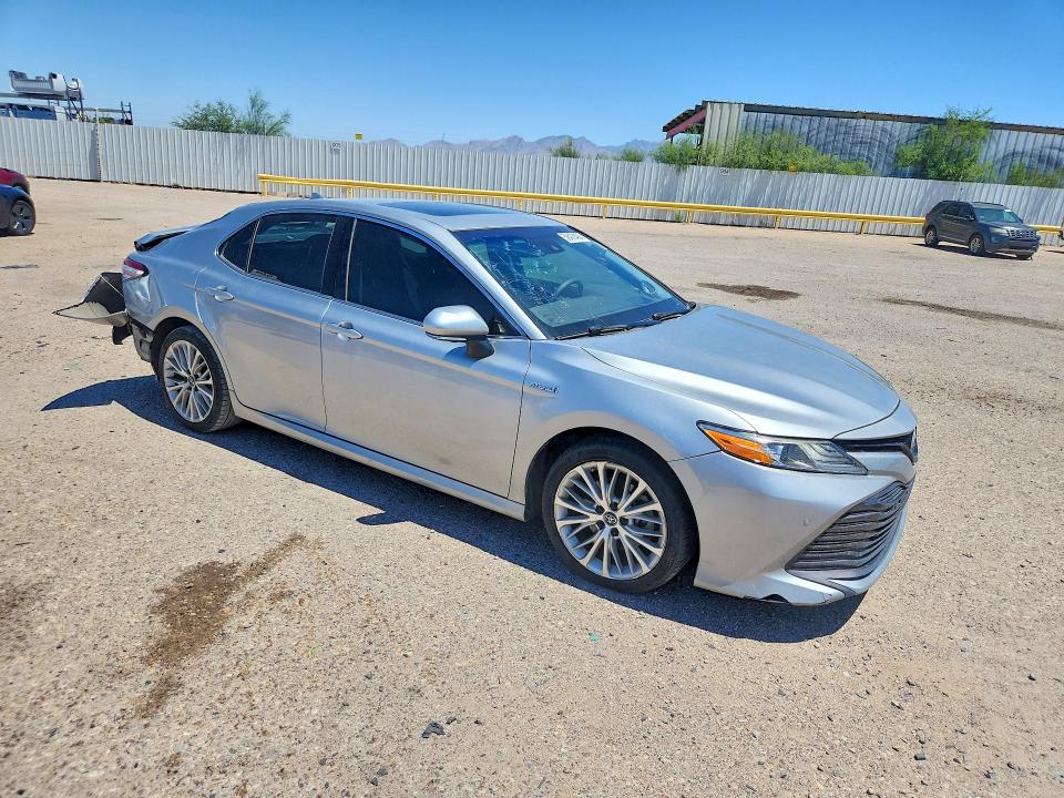 2018 Toyota Camry Hybrid მანქანა იყიდება აუქციონზე, vin: 4T1B21HK4JU008851, აუქციონის ნომერი: 58473466