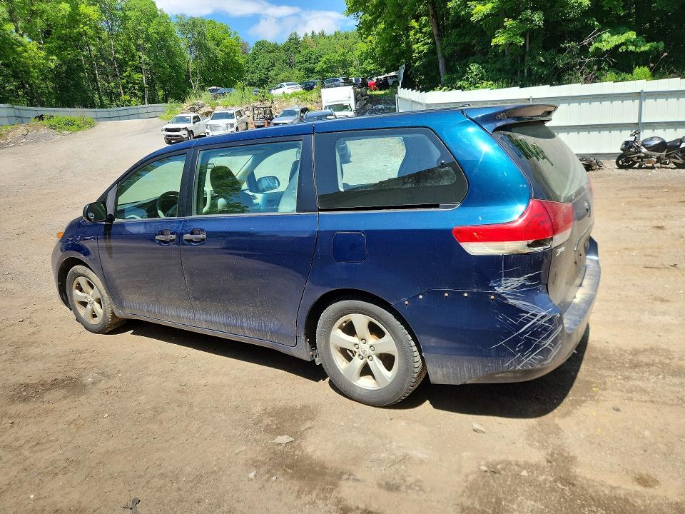 2011 Toyota Sienna მანქანა იყიდება აუქციონზე, vin: 5TDZK3DC0BS131128, აუქციონის ნომერი: 56614246