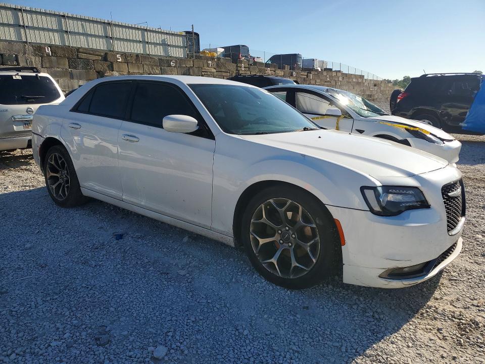 2015 Chrysler 300 მანქანა იყიდება აუქციონზე, vin: 2C3CCABG2FH921570, აუქციონის ნომერი: 58448586