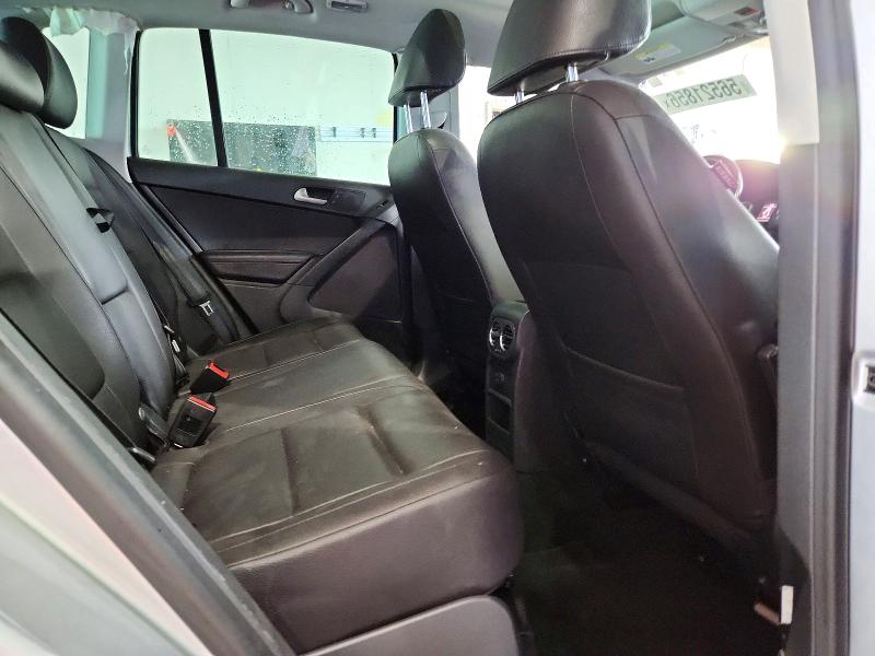 56521856 :رقم المزاد ، WVGRV7AX8HW508024 vin ، 2017 Volkswagen Tiguan مزاد بيع