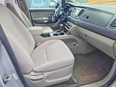 2018 Kia Sedona მანქანა იყიდება აუქციონზე, vin: KNDMA5C17J6400720, აუქციონის ნომერი: 58087806